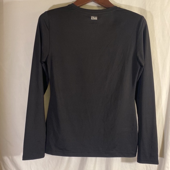 Fila woman’s athletic top size Med. - Picture 6 of 6